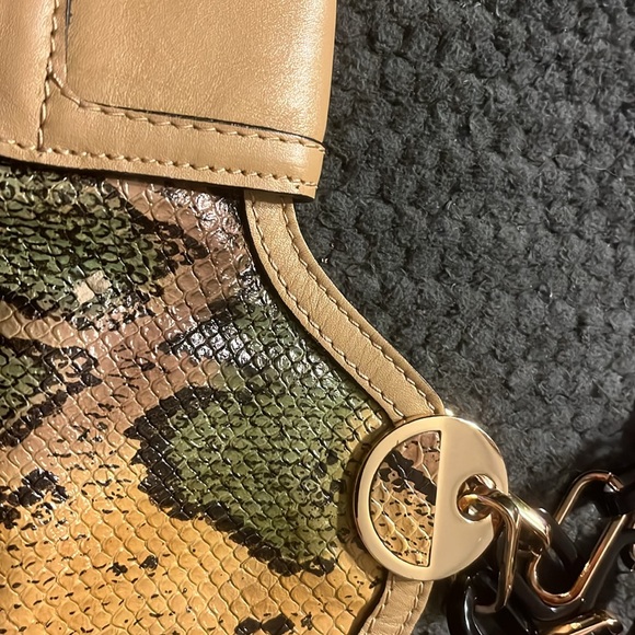 Python snake skin purse with minor use. Please see picture. - Picture 7 of 8